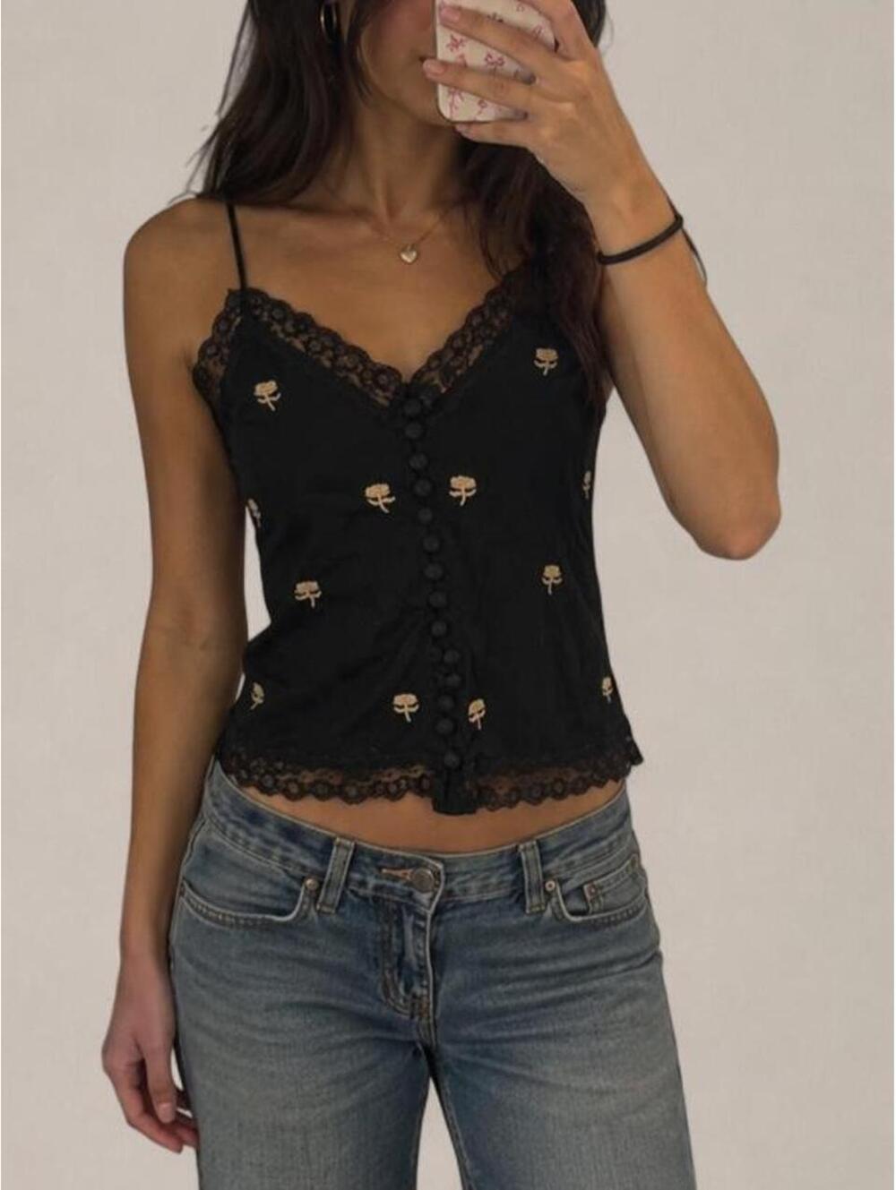 Sweet Generis black embroidered lace cami 🖤🌼